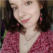 Profesora de la rama de humanidades para niños y niñas de todas las edades